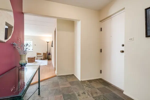 224 N Kenilworth AVE #2B, Oak Park, IL 60302