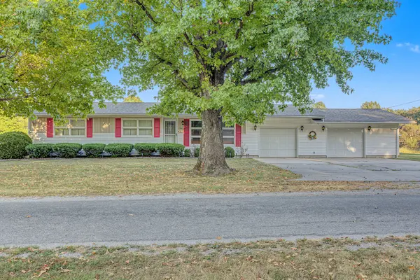 14798 Cherry ST, Sesser, IL 62884