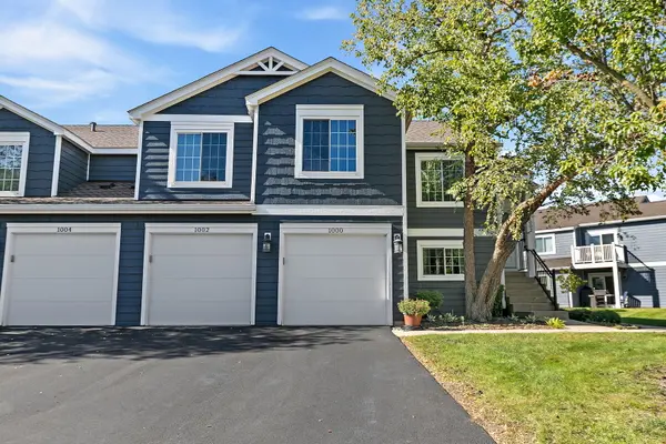 1002 Boston CIR #1002, Schaumburg, IL 60193