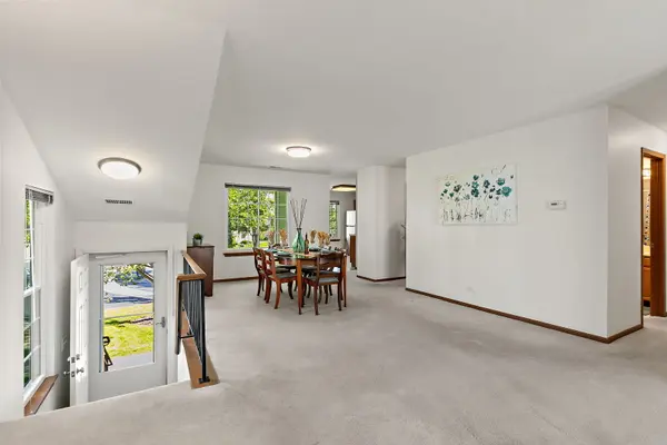 1002 Boston CIR #1002, Schaumburg, IL 60193