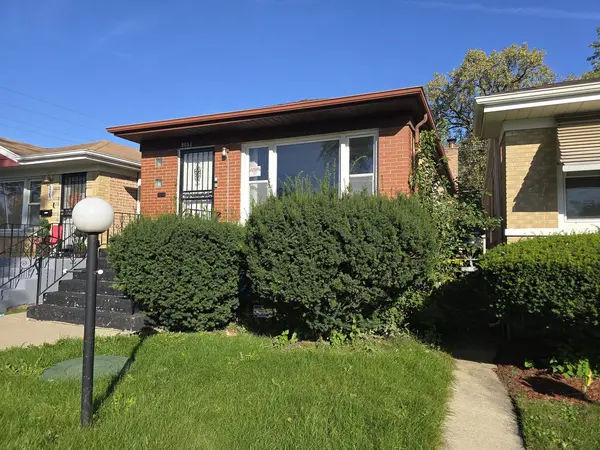 9051 S Parnell AVE, Chicago, IL 60620