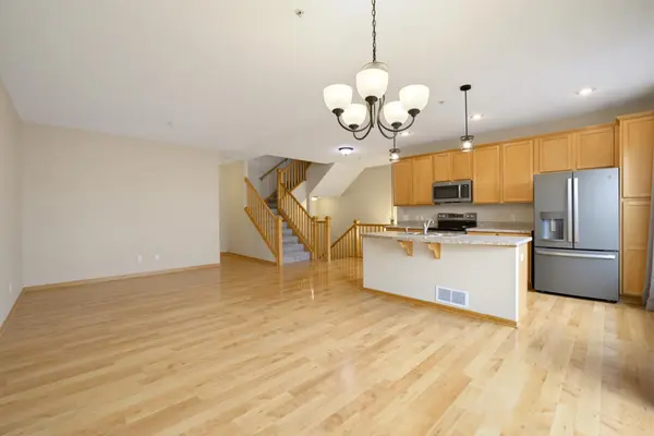 15529 Eagle Shore DR #804, Apple Valley, MN 55124