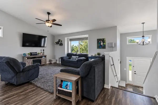 233 Oak DR, Eagle Lake, MN 56024