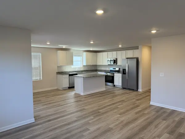 649 Cedar Brook Dr, White House, TN 37188