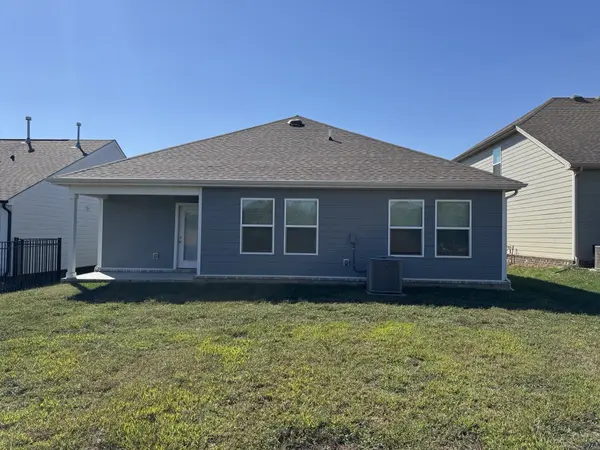649 Cedar Brook Dr, White House, TN 37188