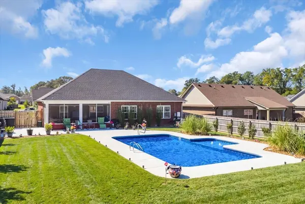 252 Spring Breeze Dr, Tullahoma, TN 37388