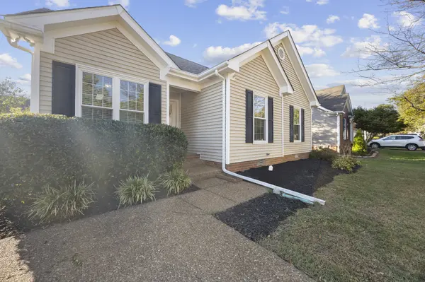 1140 Summerville Cir, Thompsons Station, TN 37179