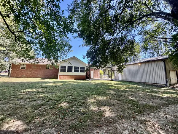 128 Lauren Lindsey Ln, Manchester, TN 37355