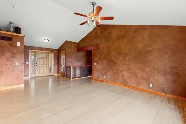 227 W Pineview Dr, Andover, KS 67002