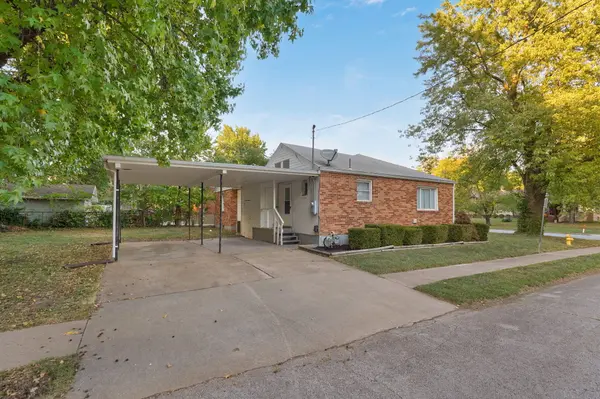 637 S Kickapoo AVE, Springfield, MO 65804