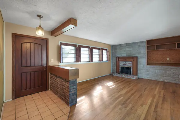 1933 E Wayland ST, Springfield, MO 65804