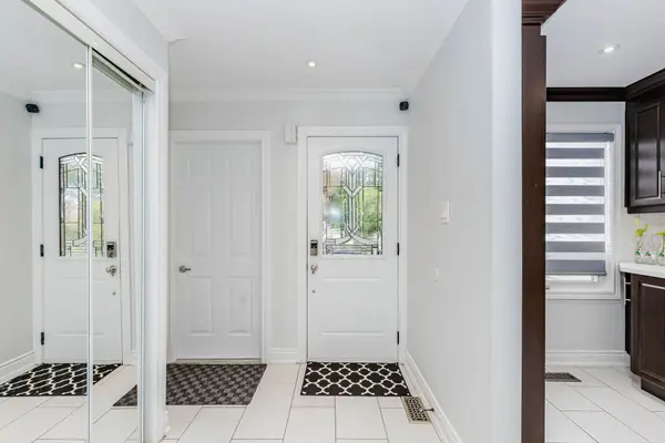 20 Murdoch DR, Brampton, ON L6X 3Y2