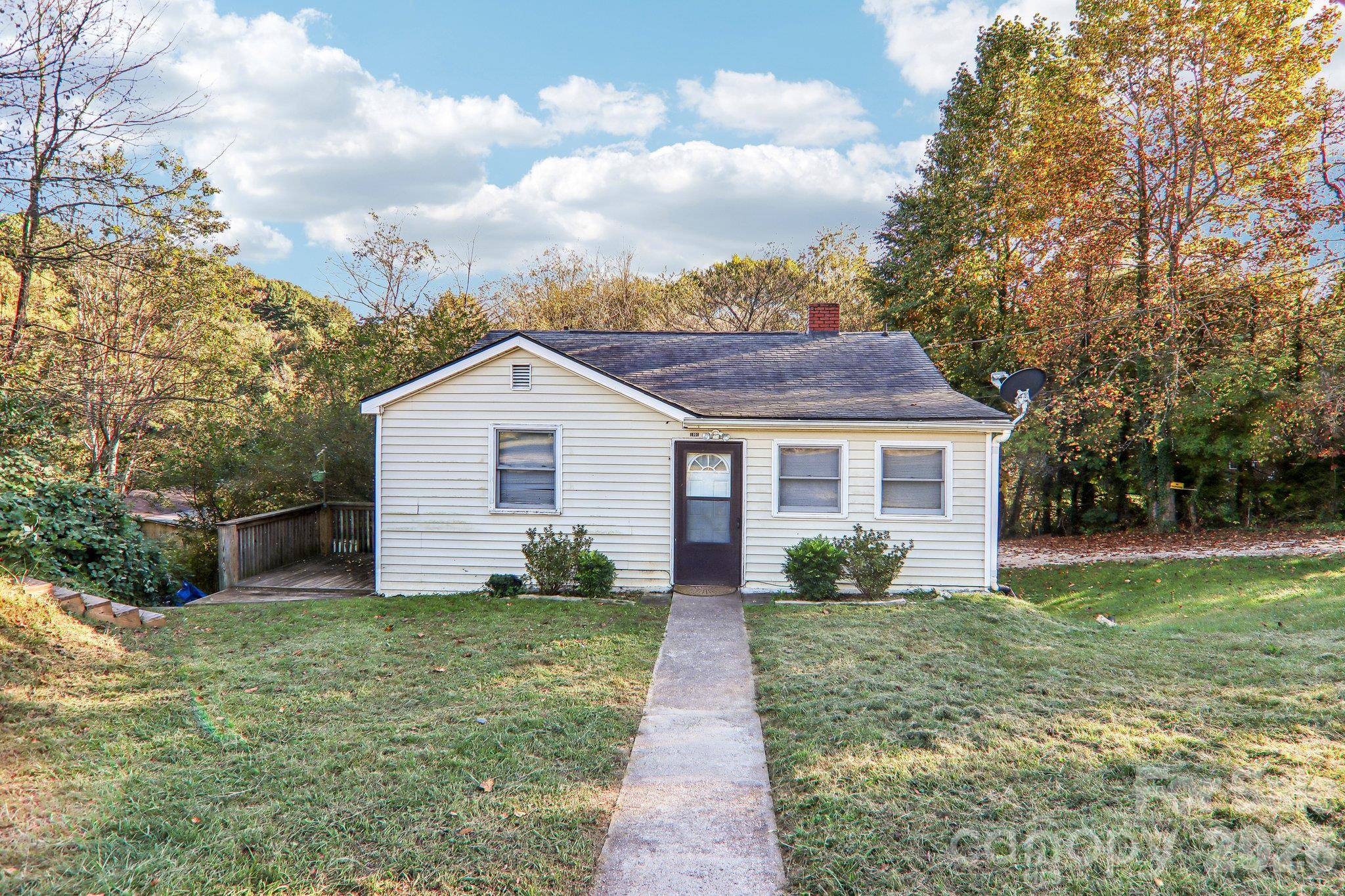 1991 & 1993 Plott Creek RD, Waynesville, NC 28786
