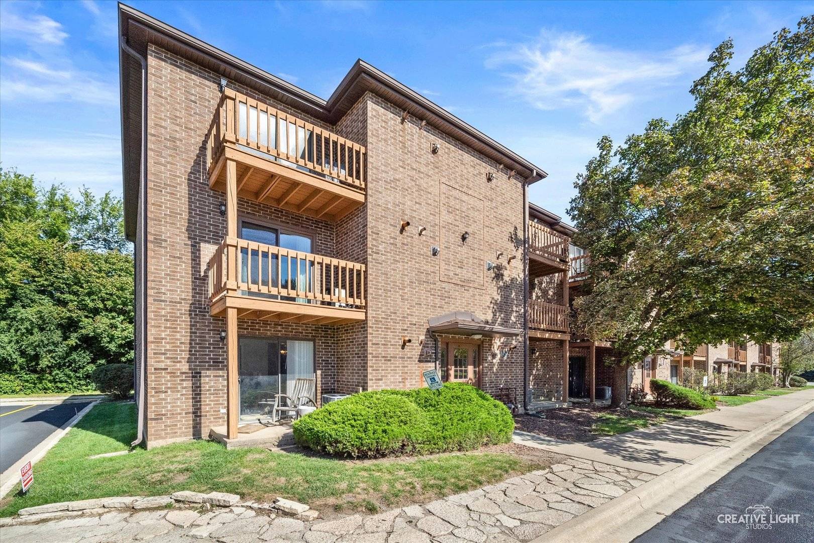 2250 Abbeywood DR #B, Lisle, IL 60532