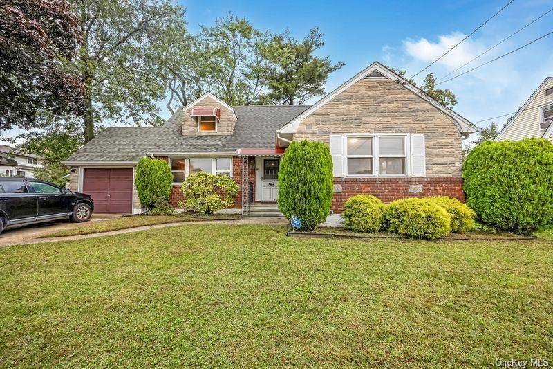 89 Catherine AVE, Franklin Square, NY 11010