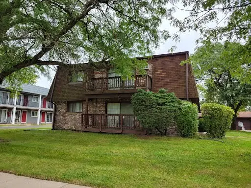 1695 Felten ST #B, Aurora, IL 60505