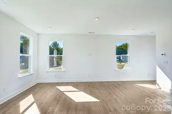 109 Plover LN, Mooresville, NC 28115