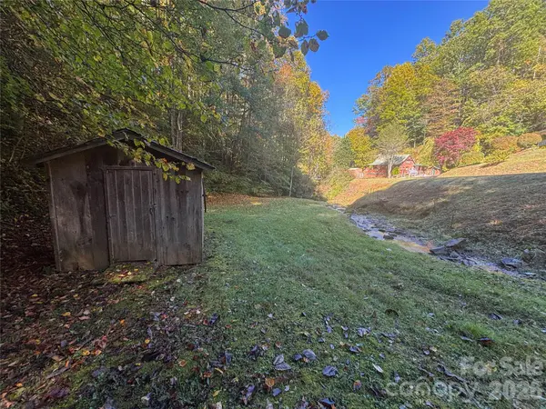 8888 Pumpkintown RD, Sylva, NC 28779