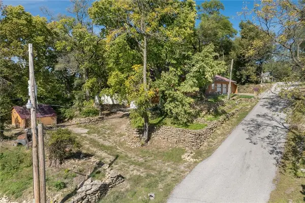 608 N 3rd ST, Wathena, KS 66090