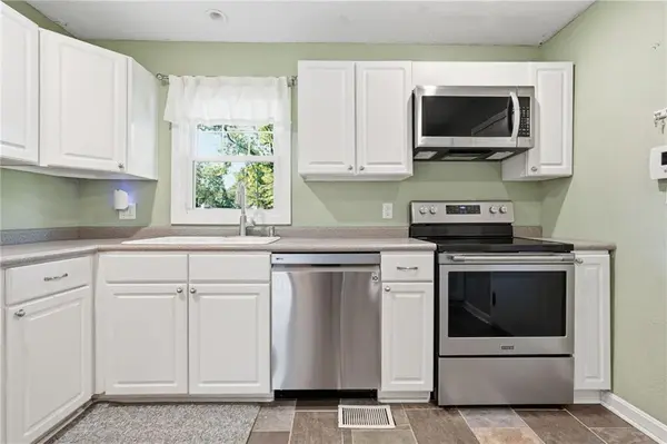 7447 Grand AVE, Kansas City, MO 64114