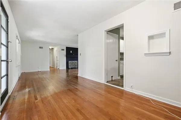 7447 Grand AVE, Kansas City, MO 64114
