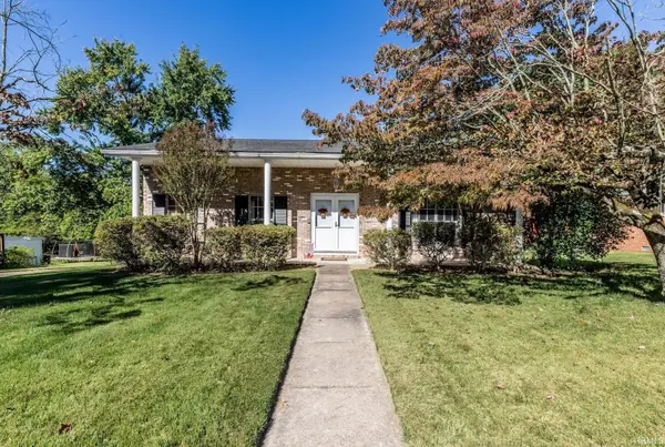 3604 Debbie LN, Evansville, IN 47711