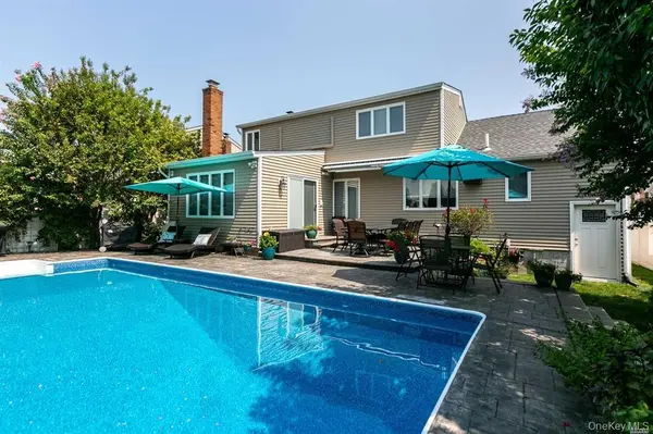2452 Freeport ST, Wantagh, NY 11793