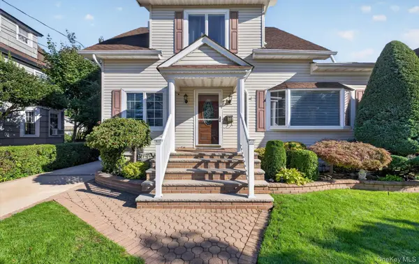 58 Garfield PL, East Rockaway, NY 11518