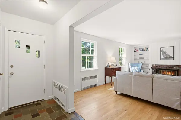 11 Pennington DR, Huntington, NY 11743