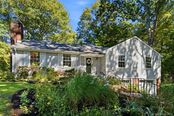 11 Pennington DR, Huntington, NY 11743