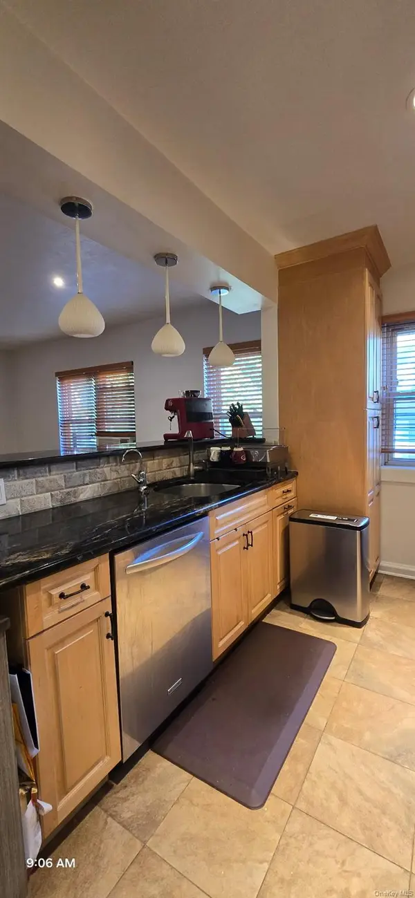 36-30 213th ST #2B, Bayside, NY 11361