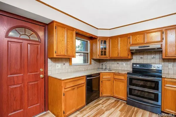 89 Catherine AVE, Franklin Square, NY 11010