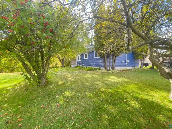 37 Bell Cr, Silver Bay, MN 55614