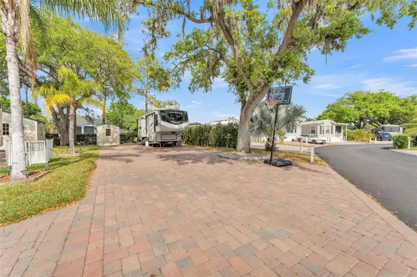 16329 CHERRY TREE CT, Clermont, FL 34714
