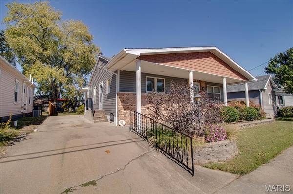 424 W 1st South ST, Carlinville, IL 62626