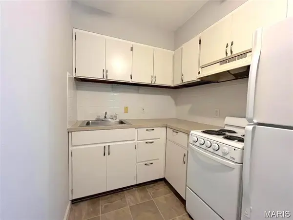 704 S LINCOLN AVE #11, O'fallon, IL 62269