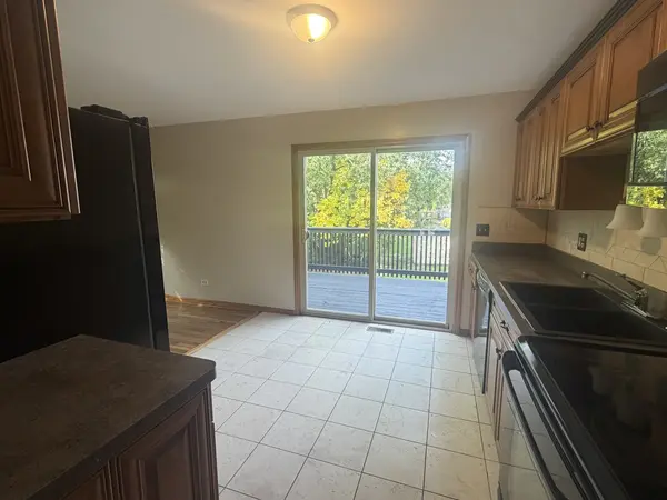 105 N Schmidt RD, Bolingbrook, IL 60440
