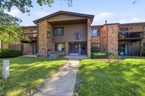 1130 E Randville DR #1B, Palatine, IL 60074