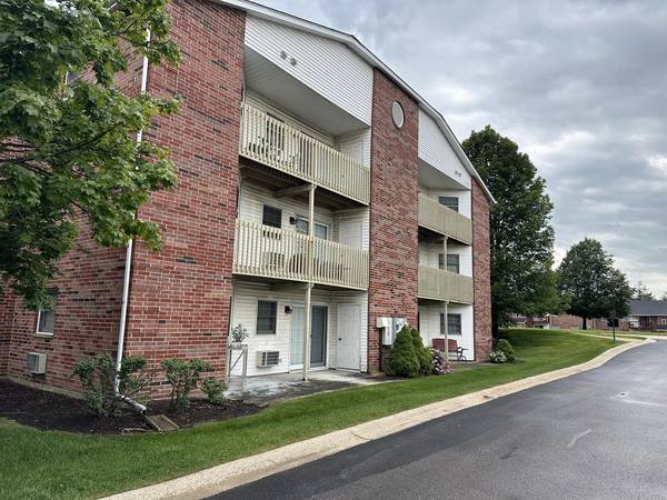551 Leah LN #3B, Woodstock, IL 60098