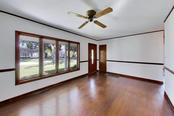 219 N William ST, Mount Prospect, IL 60056