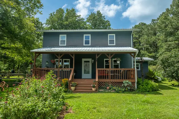 275 Thorn LN, Makanda, IL 62958