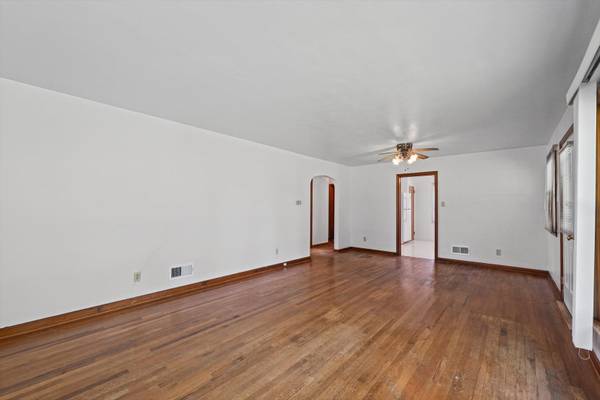 205 E Jefferson ST, Philo, IL 61864