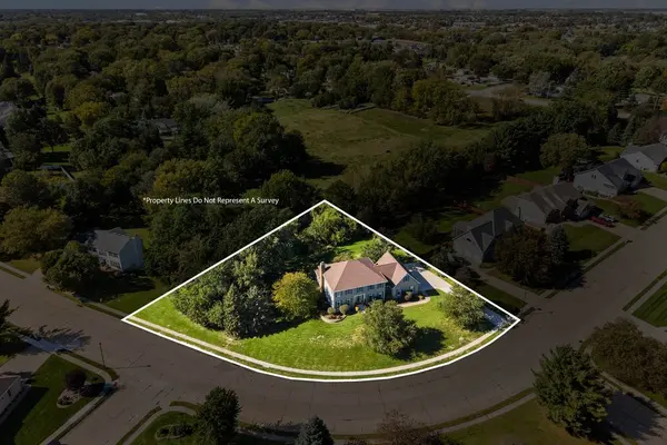 4338 Forest RD, Davenport, IA 52807