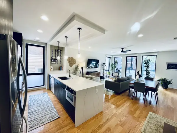 3644 W Belmont AVE #2, Chicago, IL 60618
