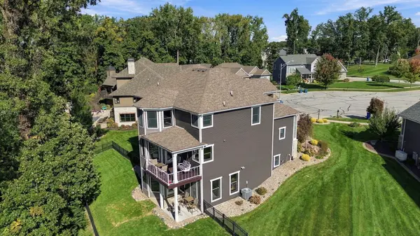 971 Theresa DR, Crown Point, IN 46307