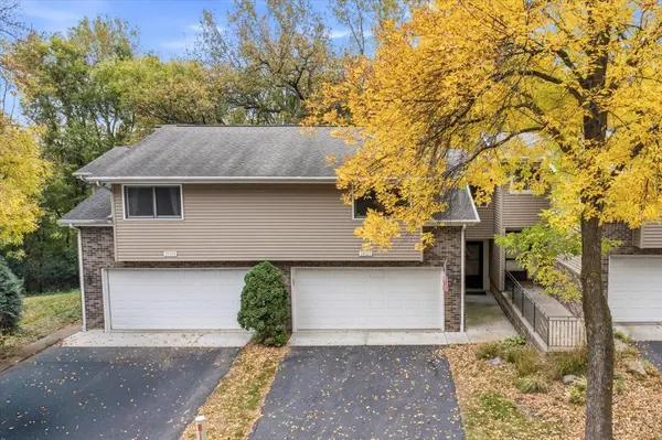 18321 Creeks Bend DR, Minnetonka, MN 55345