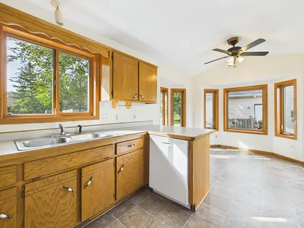 1083 98th AVE NE, Blaine, MN 55434