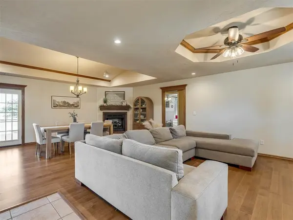 4105 Frontier LN, Tuttle, OK 73089