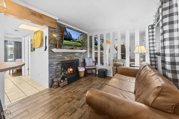 685 River Rd #214, Gatlinburg, TN 37738