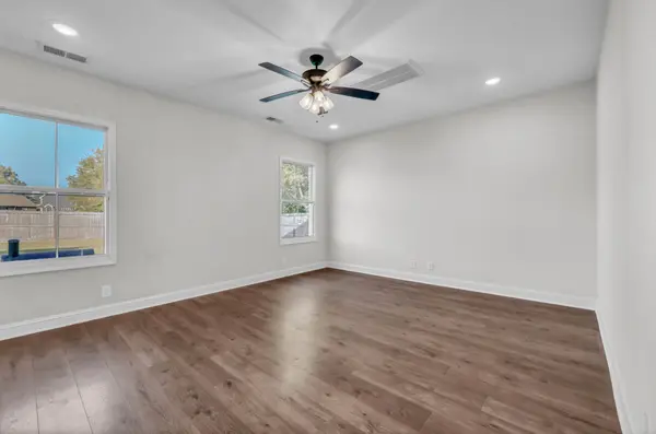 1001 Cherry Acres Dr, Clarksville, TN 37042